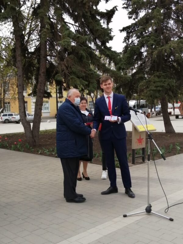 Вручение удостоверений членам молодежного парламента