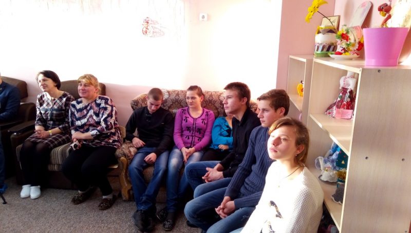 Студенты посетили дом престарелых и детский дом в г. Миллерово