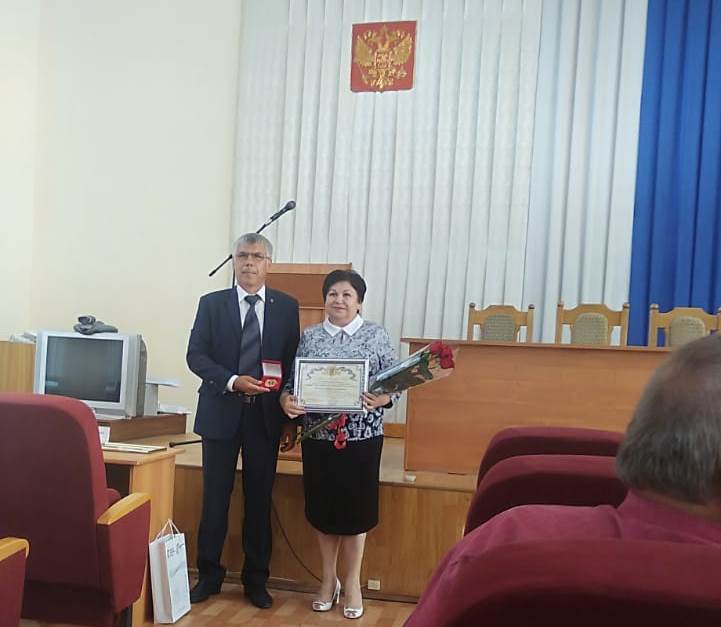 Награждение почетным знаком “За заслуги в развитии местного самоуправления”