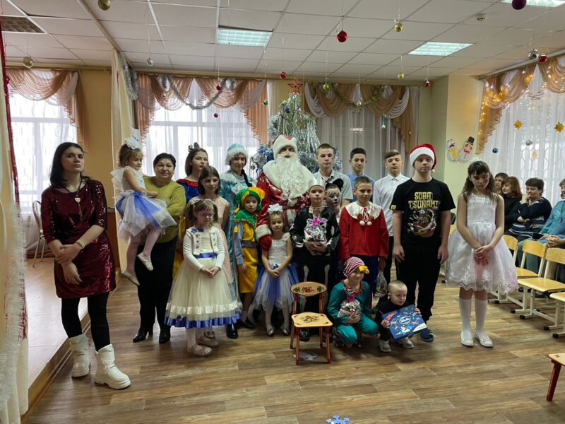 Поздравление воспитанников из СРЦ Миллеровского района с наступающим Новым годом.